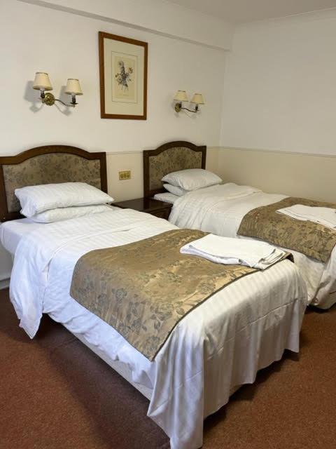 The Saracens Head Hotel Саутвелл Экстерьер фото