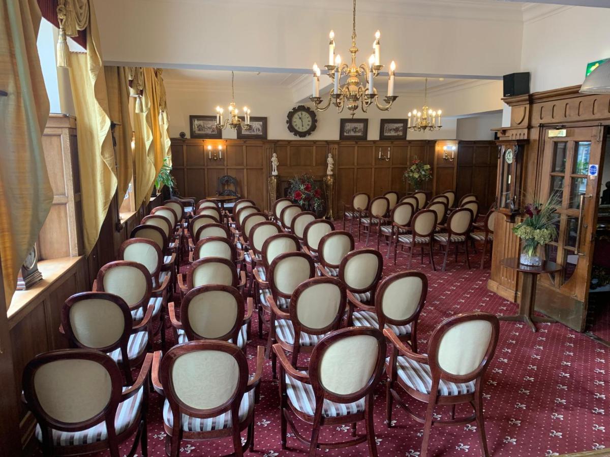 The Saracens Head Hotel Саутвелл Экстерьер фото